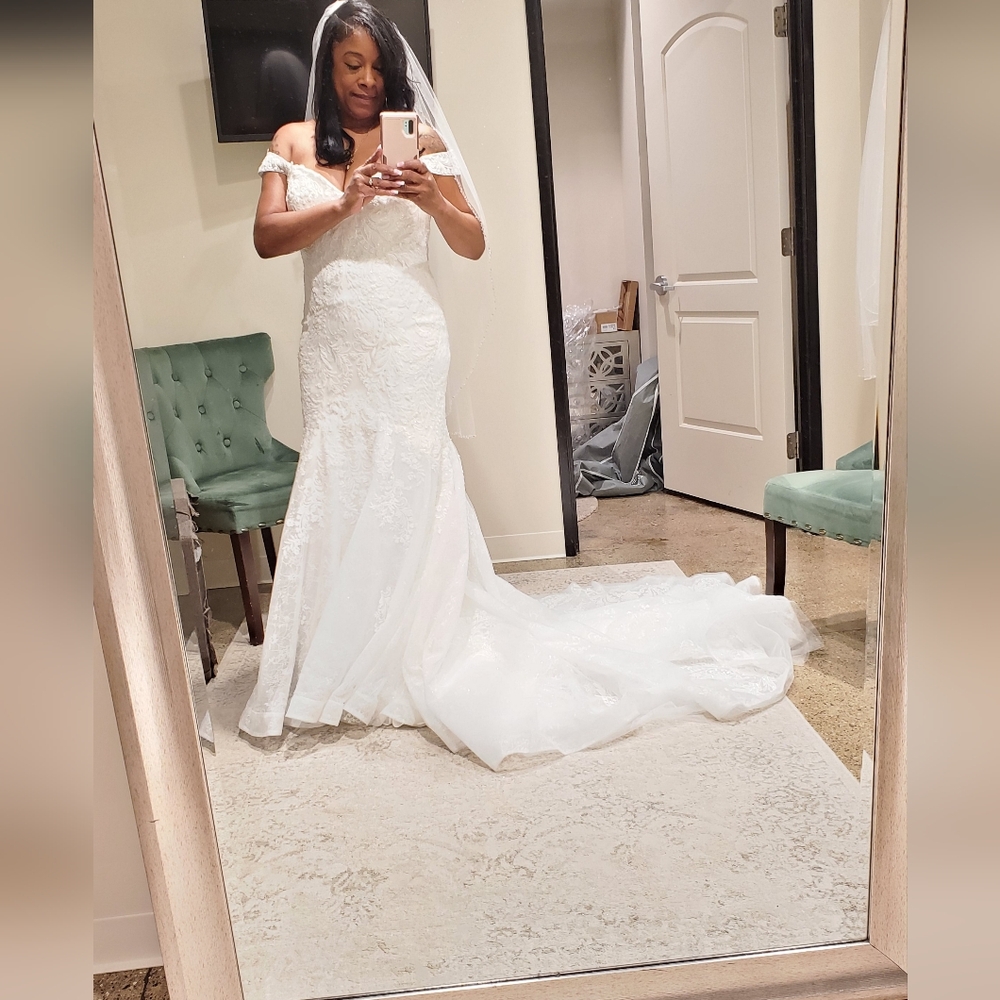 Beautiful Wedding Dress Off White